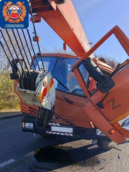 В Челнах пассажирка автобуса пострадала в столкновении с автокраном В Челнах пассажирка автобуса пострадала в столкновении с автокраном