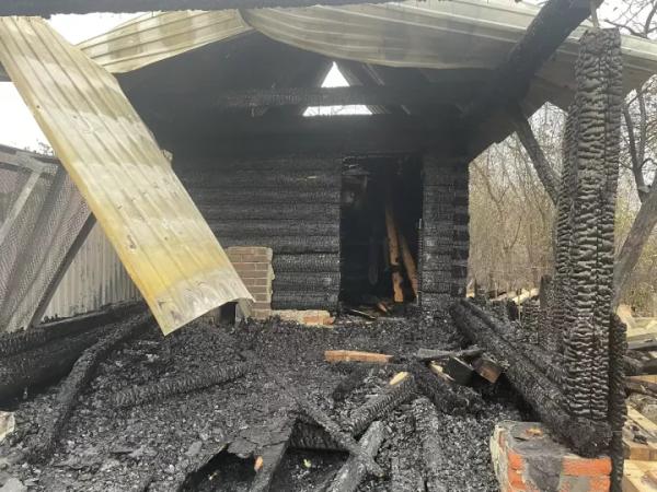 В дачном обществе под Челнами сгорела баня