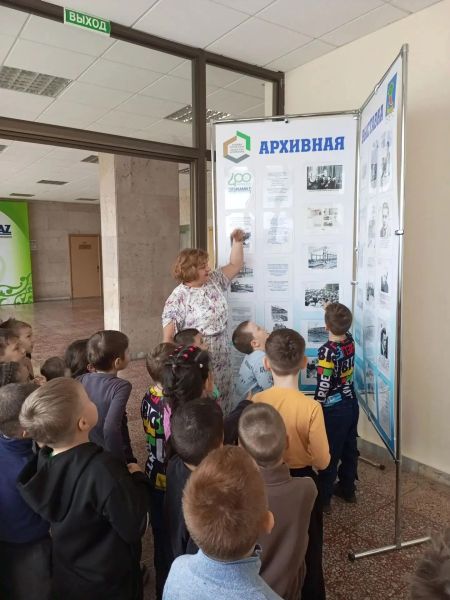 Челнинские дошколята посетили городской архив 