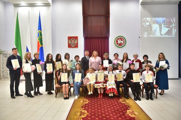В Набережных Челнах чествовали лучших педагогов сферы культуры и юных стипендиатов 