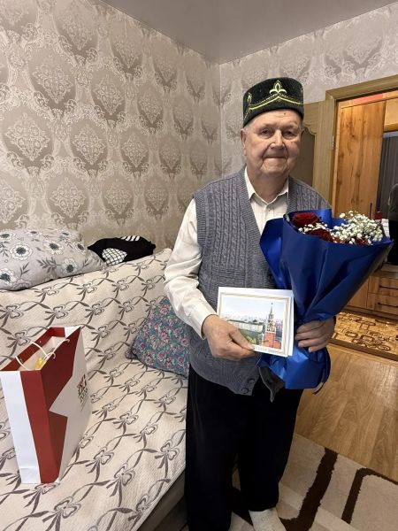 Ветеран из Автозаводского района Ильгиз Галеев отмечает 95-летие 