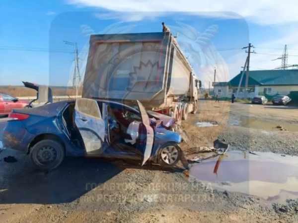 Момент гибели 29-летнего водителя на трассе М-7 в Татарстане попал на камеру Момент гибели 29-летнего водителя на трассе М-7 в Татарстане попал на камеру