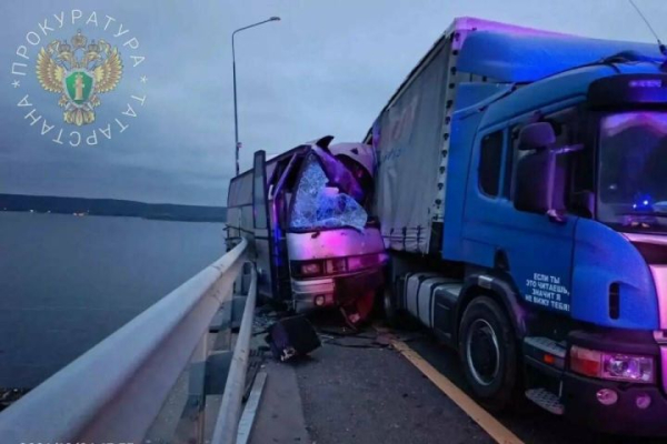 Семь пострадавших: стали известны подробности ДТП с автобусом на мосту через Волгу Семь пострадавших: стали известны подробности ДТП с автобусом на мосту через Волгу