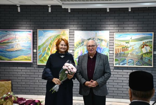 В картинной галерее открылась юбилейная выставка художницы Раузы Ивановой В картинной галерее открылась юбилейная выставка художницы Раузы Ивановой