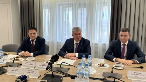 &laquo;Вы &ndash; наша гордость!&raquo;: Наиль Магдеев наградил триумфаторов мировых турниров 