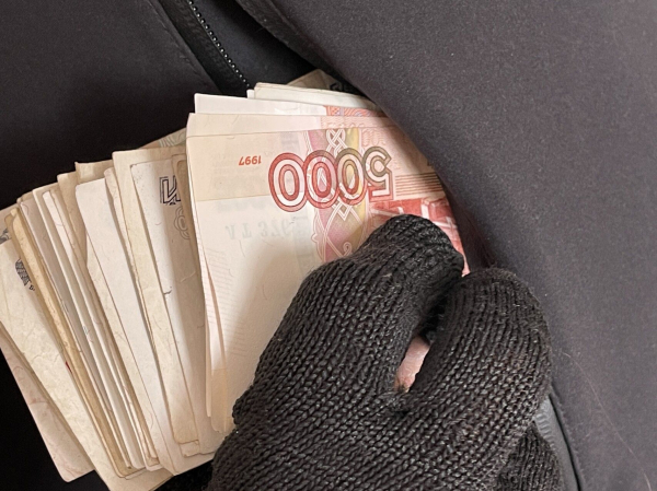 «Безопасный» счёт стал ловушкой: челнинцы отдали мошенникам 2,7 миллиона рублей «Безопасный» счёт стал ловушкой: челнинцы отдали мошенникам 2,7 миллиона рублей